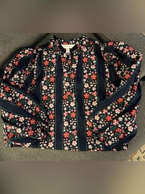 crown & ivy Navy Floral Print Blouse